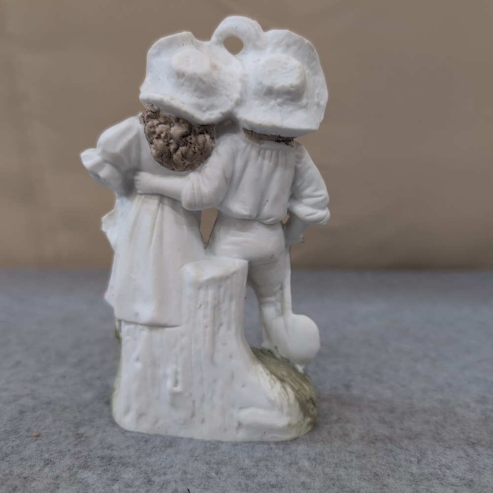 Vintage Porcelain Figurine Couple Boy Girl Farmer Farmerette‎ Shovel Flowers - Picture 2 of 3